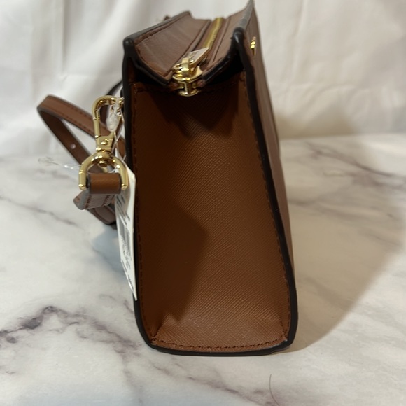 NWT Michael Kors Sheila Small Crossbody - Picture 4 of 6